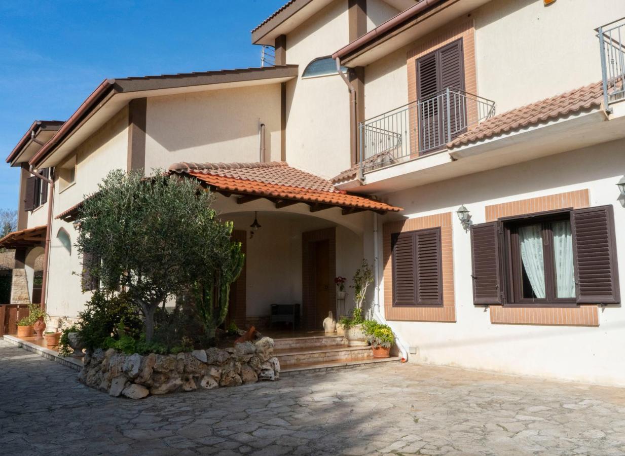 Villa Lina Bed&Breakfast Taranto Eksteriør billede